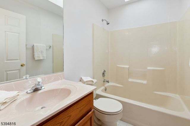 14 Schindler Ct, Chatham Boro, NJ 07928