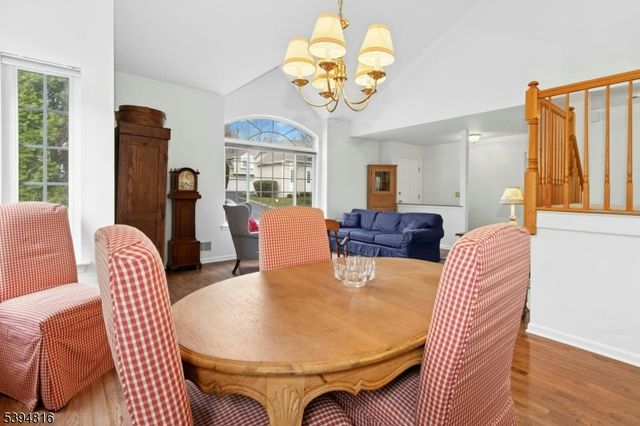 14 Schindler Ct, Chatham Boro, NJ 07928