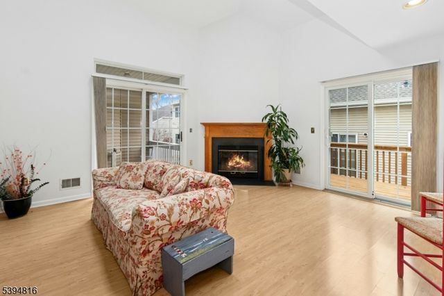 14 Schindler Ct, Chatham Boro, NJ 07928