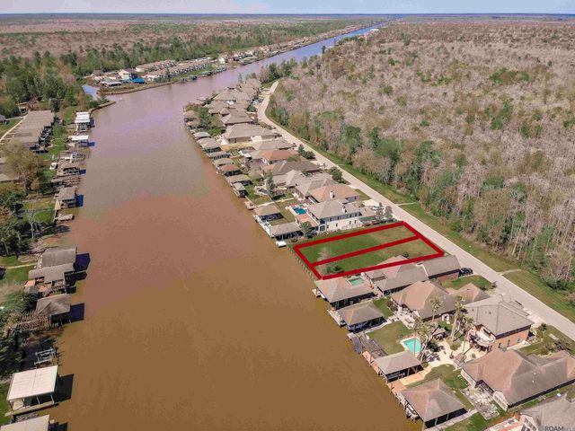 21049 Waterfront East Dr, Maurepas, LA 70449