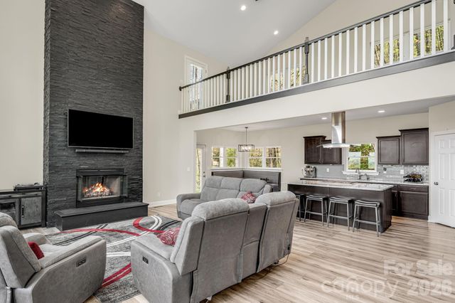 35 Chesten Mountain Drive, Asheville, NC 28803