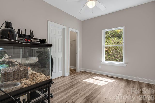 35 Chesten Mountain Drive, Asheville, NC 28803