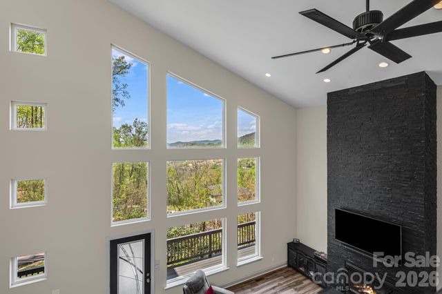 35 Chesten Mountain Drive, Asheville, NC 28803