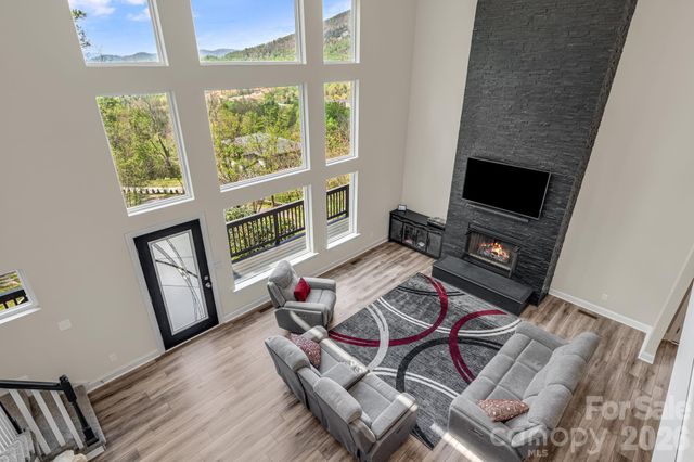35 Chesten Mountain Drive, Asheville, NC 28803