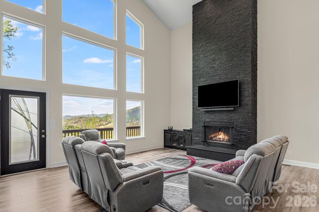 35 Chesten Mountain Drive, Asheville, NC 28803