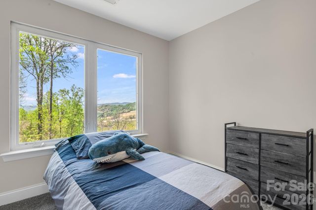 35 Chesten Mountain Drive, Asheville, NC 28803