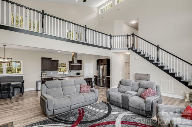35 Chesten Mountain Drive, Asheville, NC 28803
