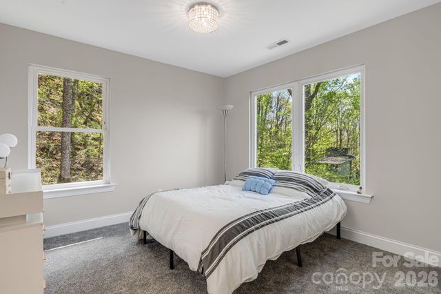 35 Chesten Mountain Drive, Asheville, NC 28803