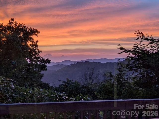 35 Chesten Mountain Drive, Asheville, NC 28803