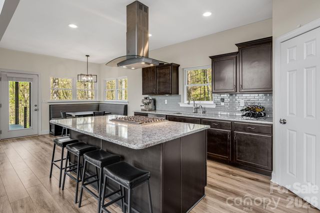 35 Chesten Mountain Drive, Asheville, NC 28803