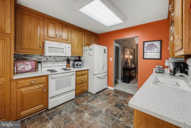 400 LOCUST ST, Halifax, PA 17032