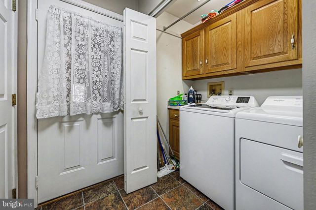 400 LOCUST ST, Halifax, PA 17032