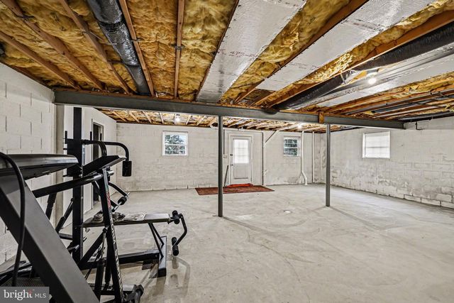 400 LOCUST ST, Halifax, PA 17032