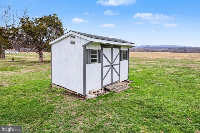 400 LOCUST ST, Halifax, PA 17032