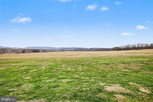 400 LOCUST ST, Halifax, PA 17032