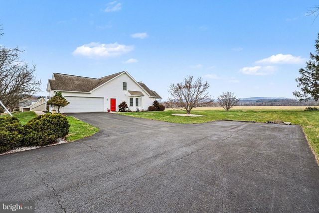 400 LOCUST ST, Halifax, PA 17032