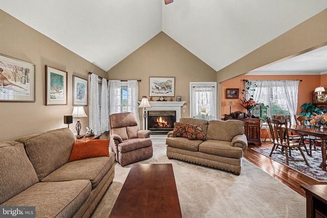 400 LOCUST ST, Halifax, PA 17032