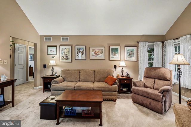 400 LOCUST ST, Halifax, PA 17032