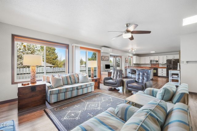 951 NE Lena Place, Bend, OR 97701