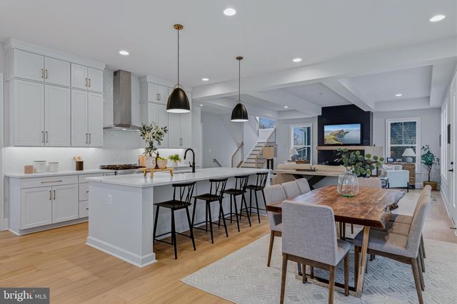 2316 JOHN MARSHALL DR, Arlington, VA 22205