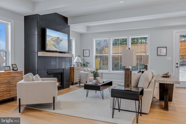 2316 JOHN MARSHALL DR, Arlington, VA 22205