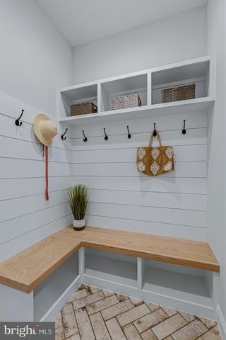 2316 JOHN MARSHALL DR, Arlington, VA 22205