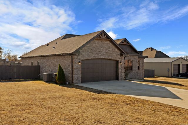 125 Mayberry Dr, Cabot, AR 72023