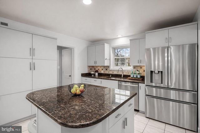 5714 HUNTINGTON PKWY, Bethesda, MD 20814