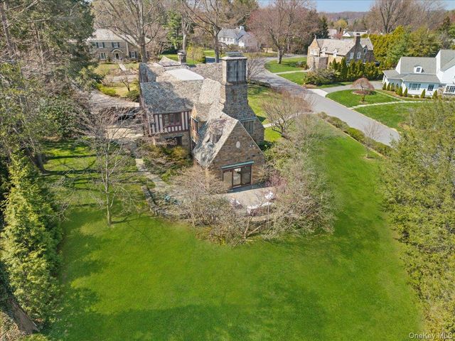 66 Lockwood Road, Scarsdale, NY 10583