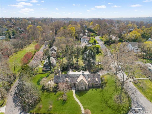 66 Lockwood Road, Scarsdale, NY 10583