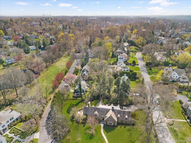 66 Lockwood Road, Scarsdale, NY 10583