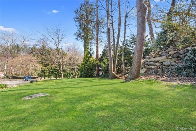 66 Lockwood Road, Scarsdale, NY 10583