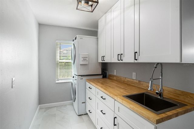 3721 MONARCH DRIVE, Tampa, FL 33618