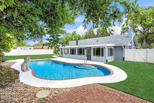 3721 MONARCH DRIVE, Tampa, FL 33618