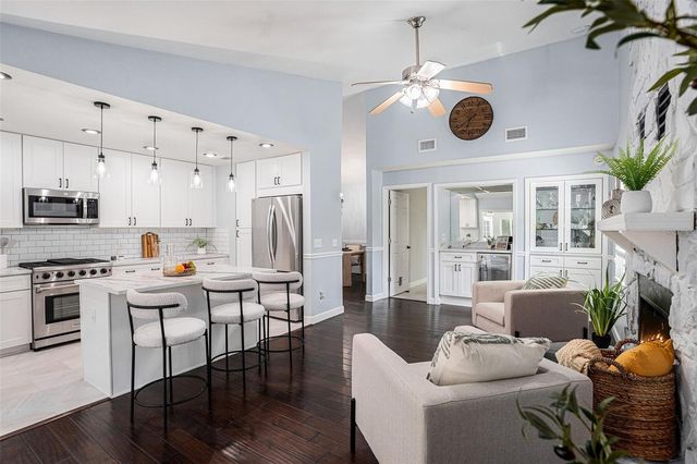 3721 MONARCH DRIVE, Tampa, FL 33618