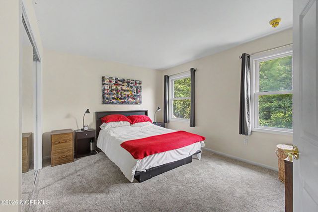 9 Stacy Drive, Cream Ridge, NJ 08514