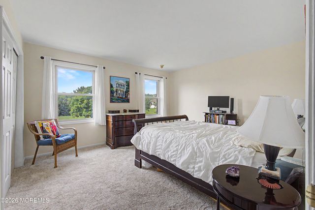 9 Stacy Drive, Cream Ridge, NJ 08514