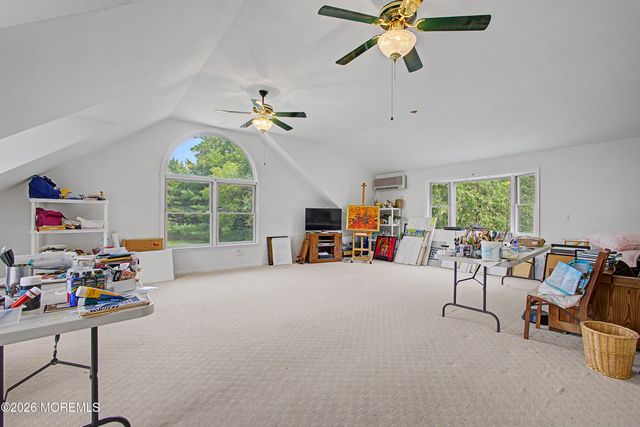 9 Stacy Drive, Cream Ridge, NJ 08514