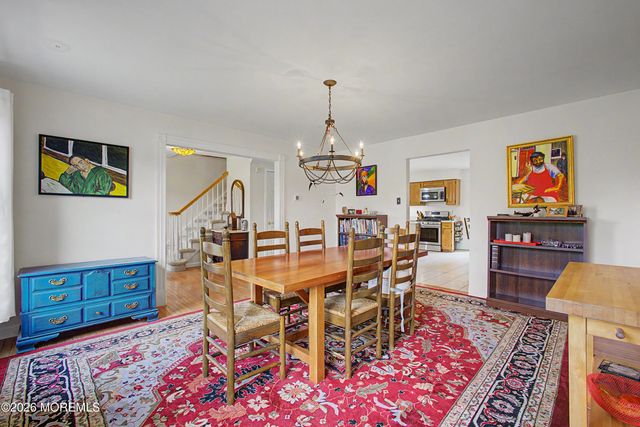 9 Stacy Drive, Cream Ridge, NJ 08514