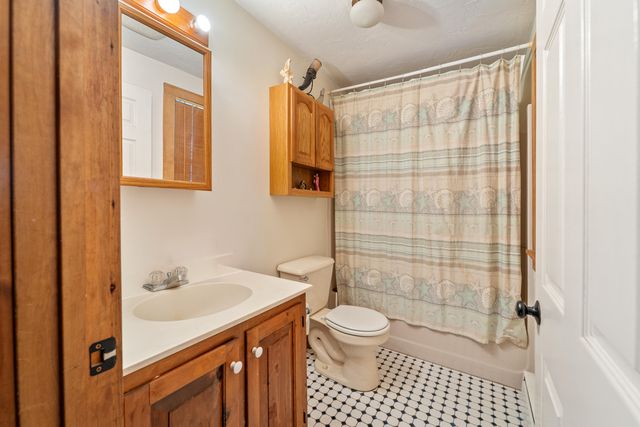 724 Route 28 APT 2D, Harwich Port, MA 02646