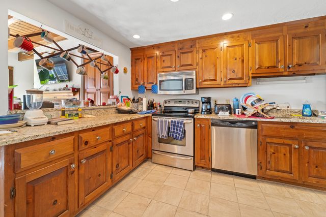 724 Route 28 APT 2D, Harwich Port, MA 02646