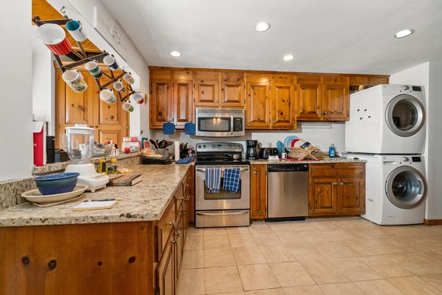 724 Route 28 APT 2D, Harwich Port, MA 02646