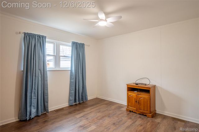 1539 Dulong Avenue, Madison Heights, MI 48071