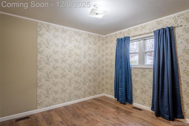 1539 Dulong Avenue, Madison Heights, MI 48071