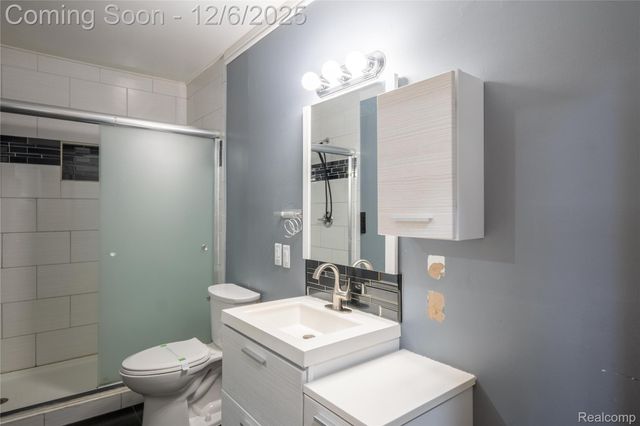 1539 Dulong Avenue, Madison Heights, MI 48071