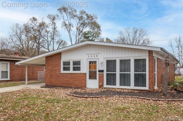 1539 Dulong Avenue, Madison Heights, MI 48071