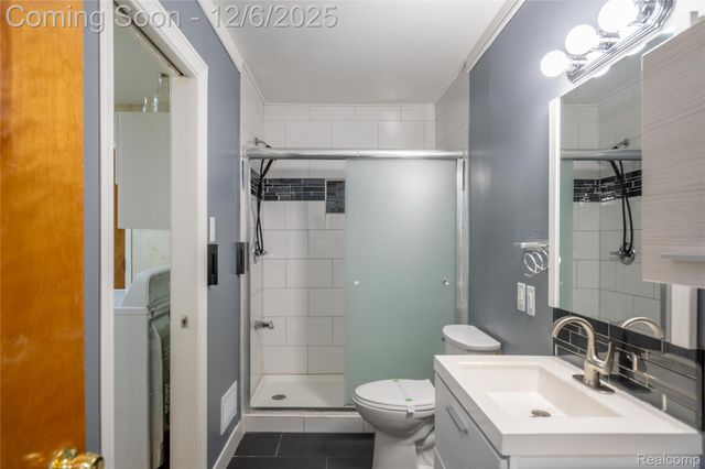 1539 Dulong Avenue, Madison Heights, MI 48071