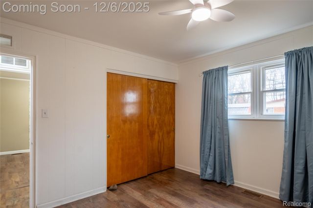 1539 Dulong Avenue, Madison Heights, MI 48071