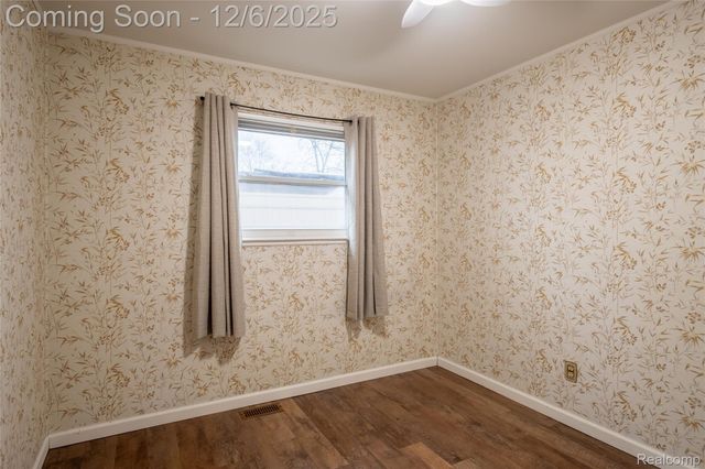 1539 Dulong Avenue, Madison Heights, MI 48071