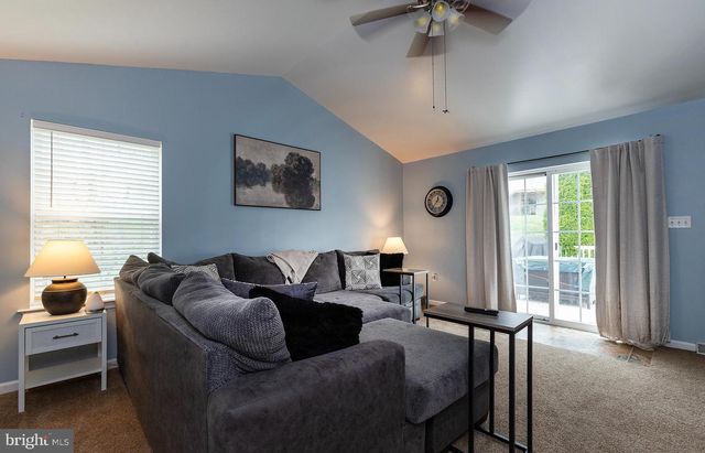 606 BUTTERFLY CIR, Dallastown, PA 17313